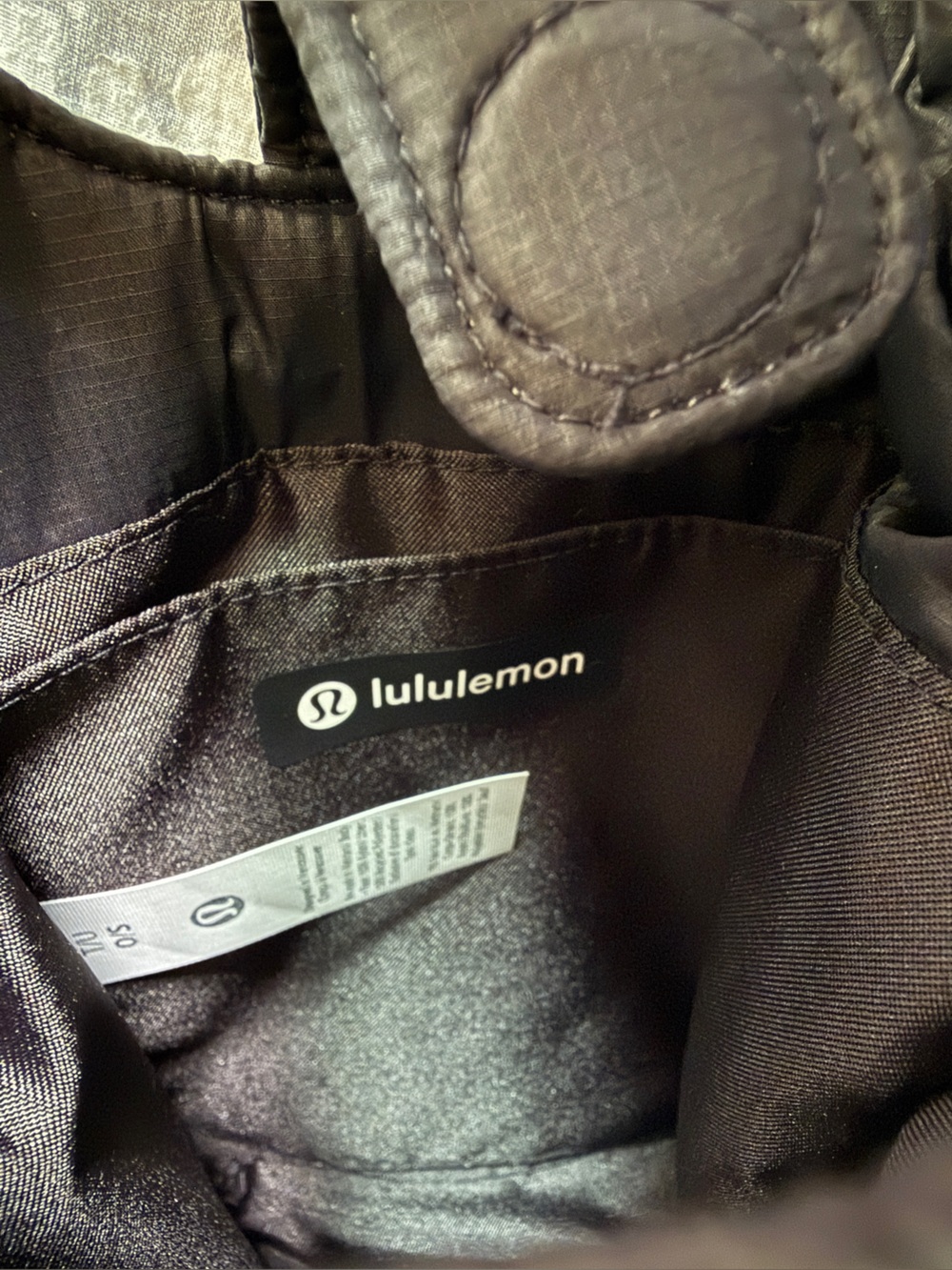 LULULEMON Quilty Pleasures Phone Crossbody Bag 1L, Black - Picture 8 of 11